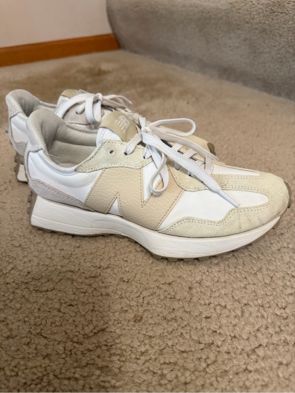 New Balance Women's Sneakers in White and Cream